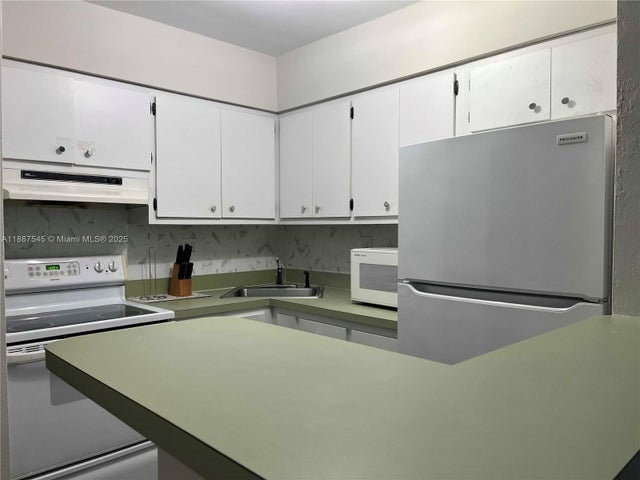 5 of 7 - 6200 Ne 22nd Way 305, Fort Lauderdale, FL