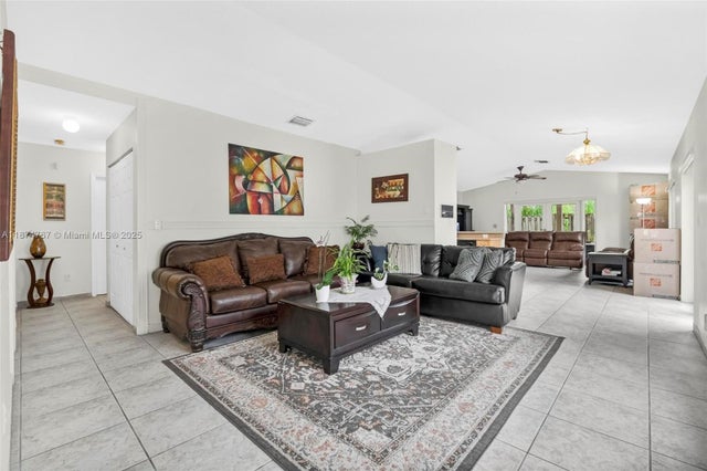 3 of 21 - 17482 Sw 143rd Pl, Miami, FL
