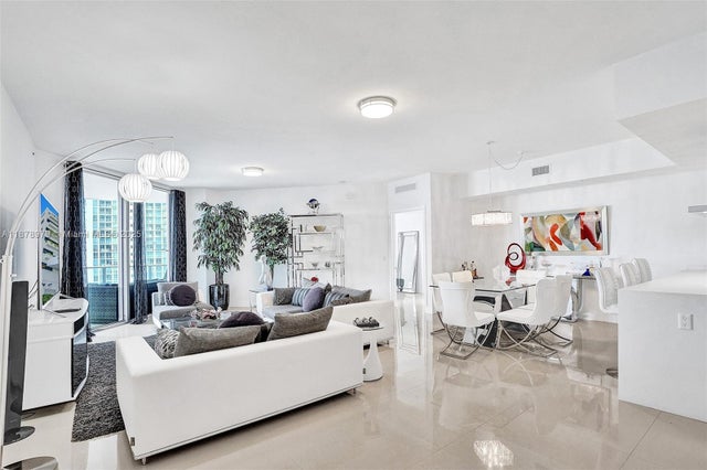 4 of 36 - 17301 Biscayne Blvd 1207, North Miami Beach, FL