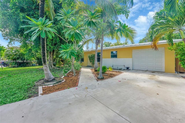 1 of 23 - 740 Ne 50th Ct, Deerfield Beach, FL