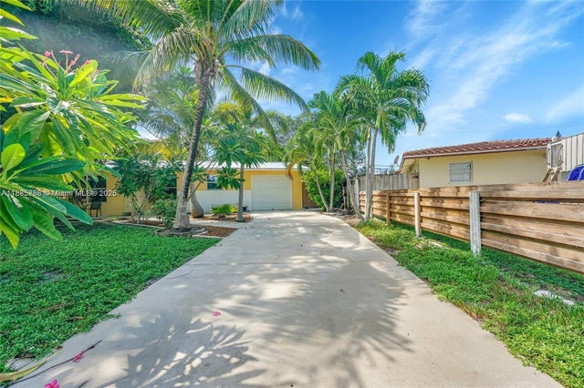 2 of 23 - 740 Ne 50th Ct, Deerfield Beach, FL