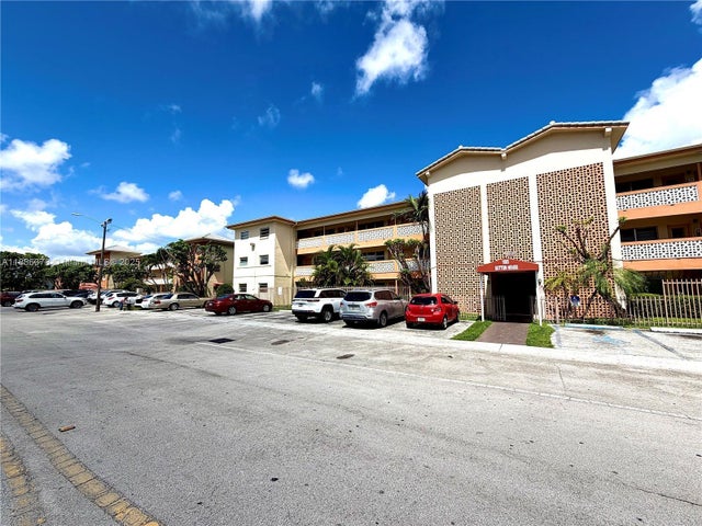 2 of 22 - 1885 Ne 121st St 3, North Miami, FL