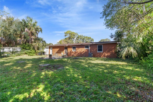 2 of 7 - 6034 Columbine Dr, Jacksonville, FL