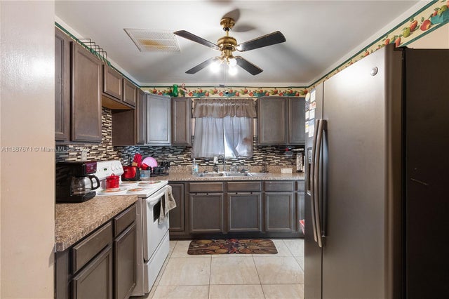 5 of 7 - 6034 Columbine Dr, Jacksonville, FL