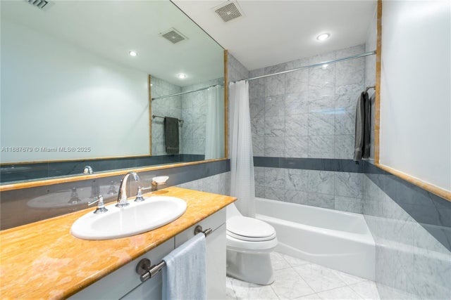 3 of 21 - 520 West Ave 1405, Miami Beach, FL