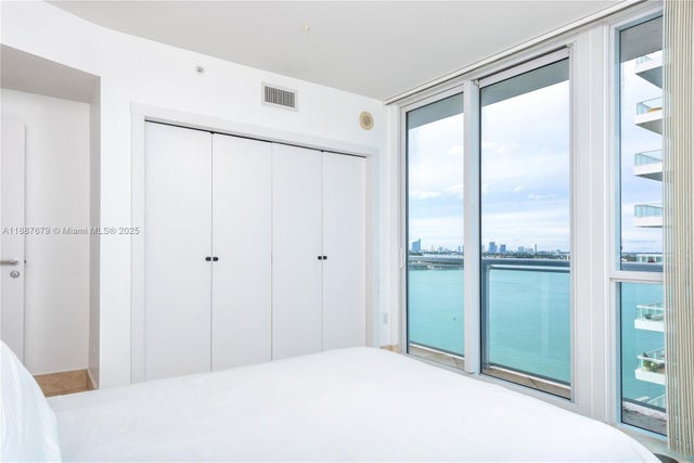 4 of 21 - 520 West Ave 1405, Miami Beach, FL