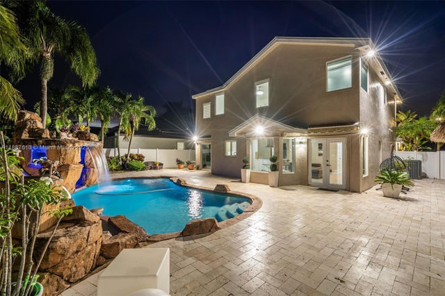 2 of 46 - 612 Sw 179th Ave, Pembroke Pines, FL