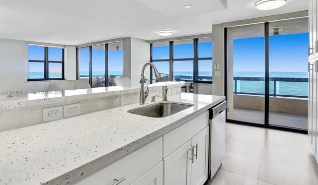 2 of 2 - 2555 Collins Ave 1701, Miami Beach, FL