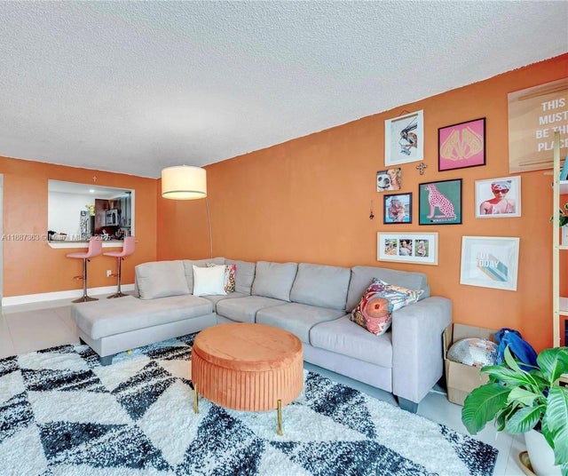 5 of 12 - 488 Nw 165th St Rd B-312, Miami, FL