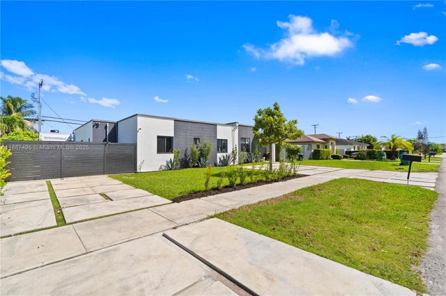 2 of 32 - 10925 Sw 218th Ter, Miami, FL
