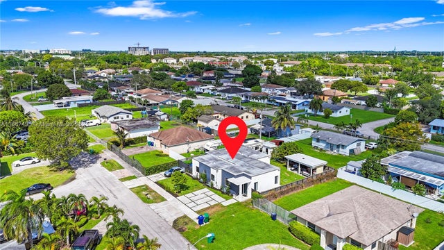 5 of 32 - 10925 Sw 218th Ter, Miami, FL