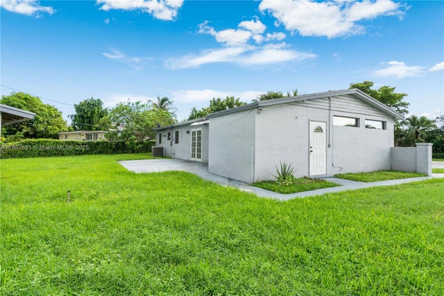 3 of 21 - 7945 Sw 9th Ter, Miami, FL