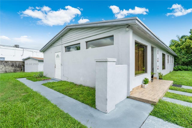 4 of 21 - 7945 Sw 9th Ter, Miami, FL