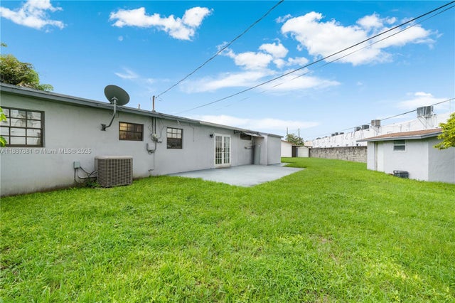 5 of 21 - 7945 Sw 9th Ter, Miami, FL