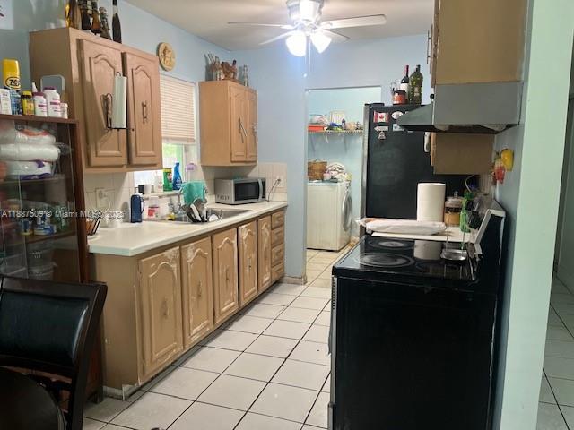 5 of 23 - 1025 Selkirk St, West Palm Beach, FL