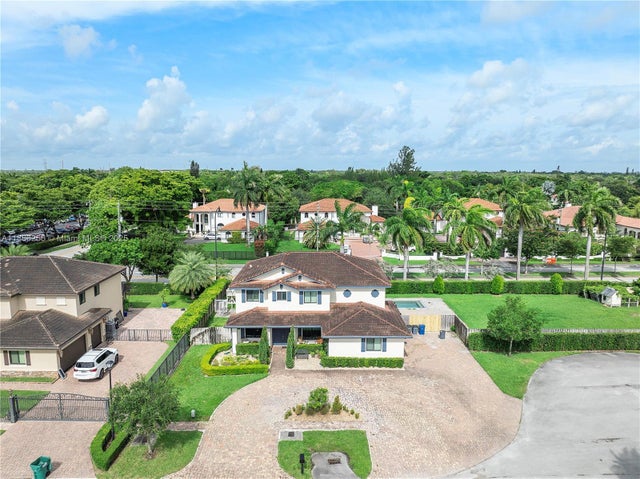 2 of 53 - 6920 Sw 96th Ct, Miami, FL