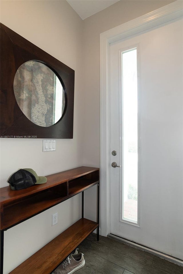 3 of 71 - 2900 Ne 12th Ter 14, Oakland Park, FL