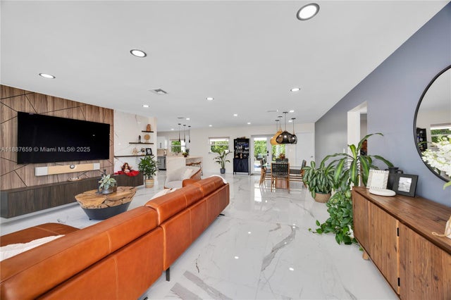 5 of 49 - 5501 Mckinley St, Hollywood, FL