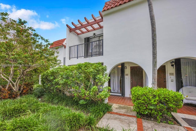 1 of 42 - 450 Grapetree Dr 313, Key Biscayne, FL