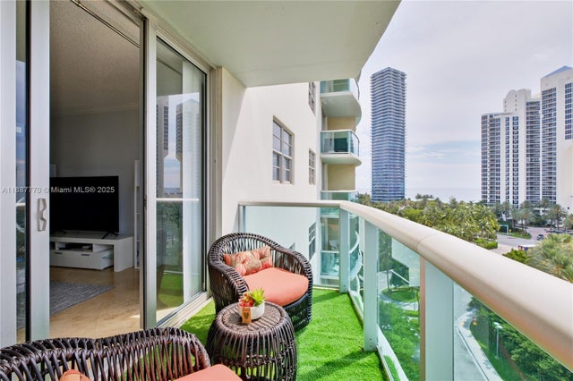 5 of 25 - 19370 Collins Ave 919, Sunny Isles Beach, FL