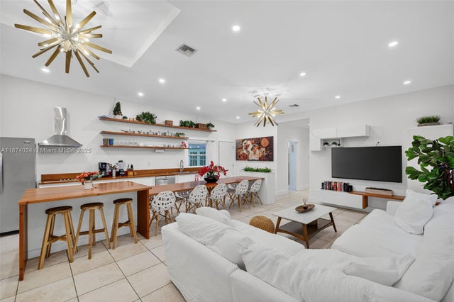 1 of 1 - 1120 Ne 2nd Ave, Fort Lauderdale, FL