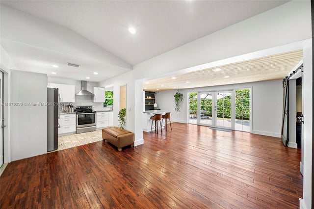 5 of 34 - 475 Nw 88th Ter, El Portal, FL