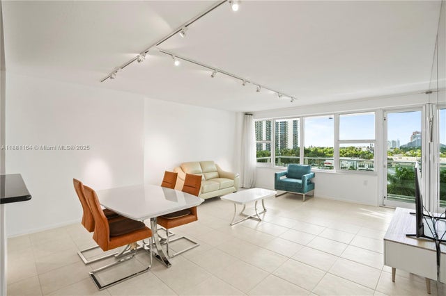 2 of 21 - 3333 Ne 34th St 711, Fort Lauderdale, FL