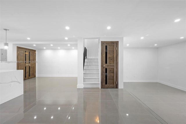 4 of 25 - 3807 Ne 166th St, North Miami Beach, FL