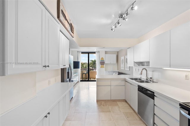 2 of 38 - 19667 Turnberry Way 3d, Aventura, FL