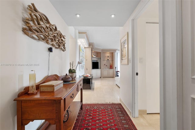 5 of 38 - 19667 Turnberry Way 3d, Aventura, FL