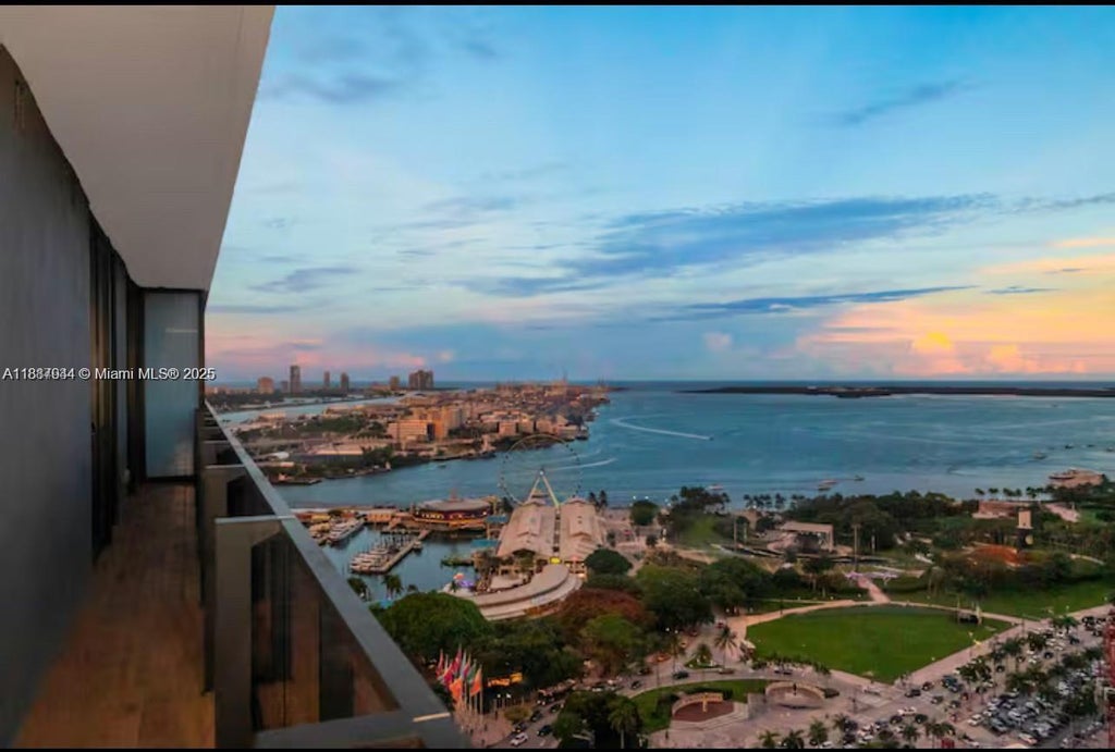 398 Ne 5th St 1518, Miami
