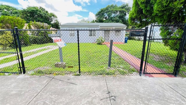 2 of 21 - 2450 Nw 60th St, Miami, FL