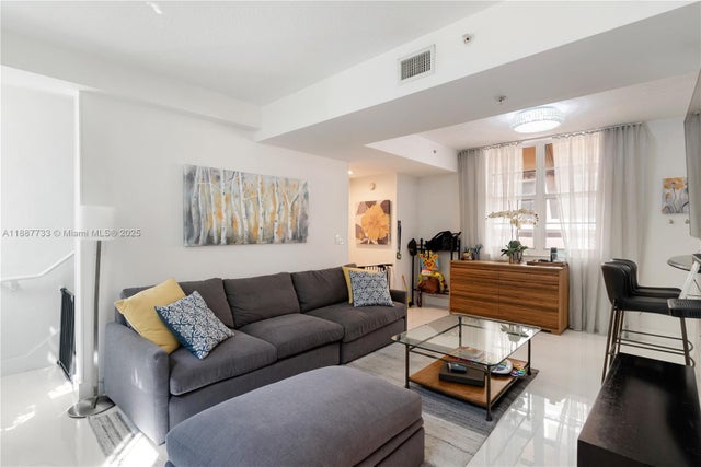 4 of 18 - 3232 Sw 22nd Ter Th 115, Miami, FL