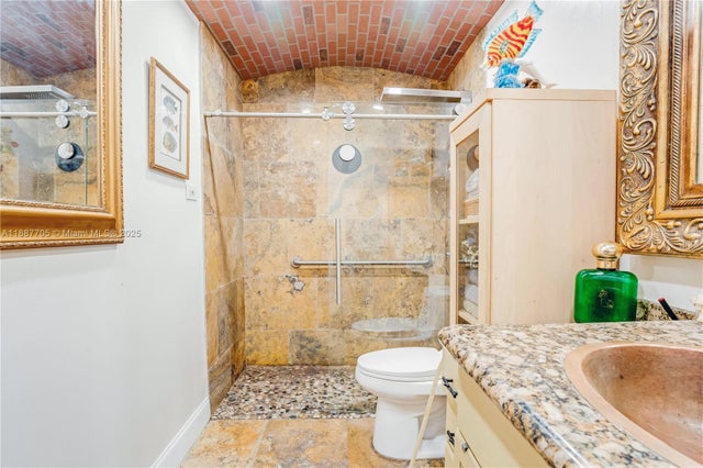 3 of 27 - 19341 Holiday Rd, Cutler Bay, FL