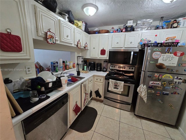 3 of 10 - 498 Nw 165th St Rd D-405, Miami, FL