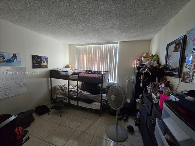5 of 10 - 498 Nw 165th St Rd D-405, Miami, FL