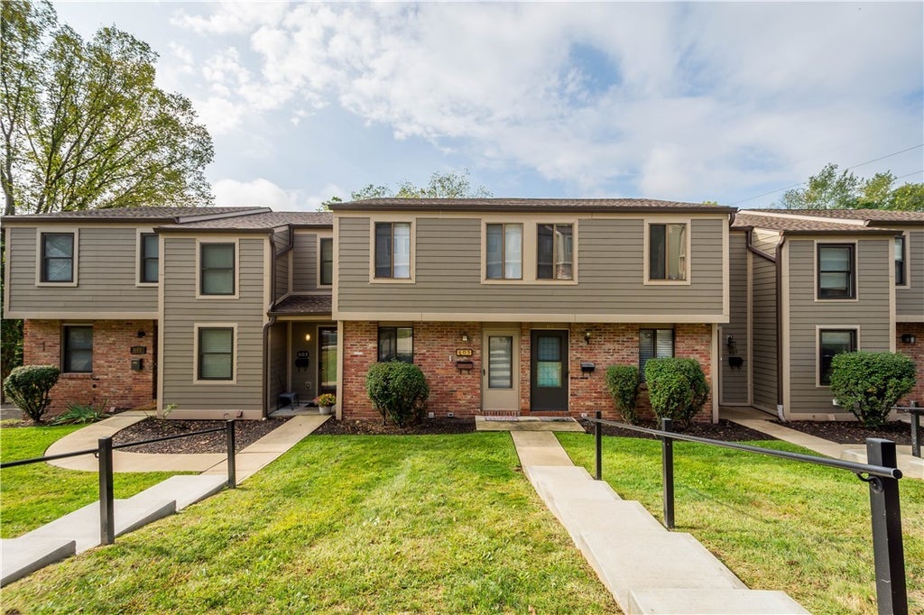 605 Arkwood Drive, Bethel Park