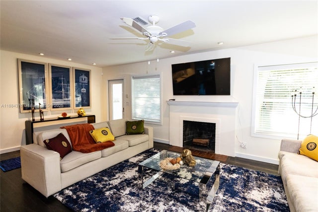 4 of 30 - 744 Ne 16th Ave, Fort Lauderdale, FL