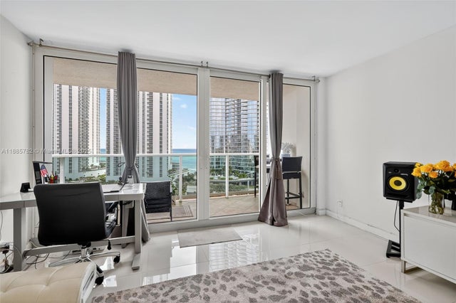 4 of 34 - 100 Bayview Dr 1512, Sunny Isles Beach, FL