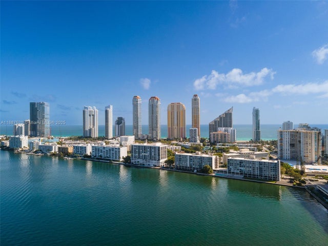 4 of 28 - 301 174th St 618, Sunny Isles Beach, FL