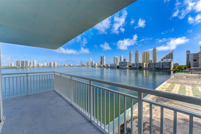 5 of 28 - 301 174th St 618, Sunny Isles Beach, FL