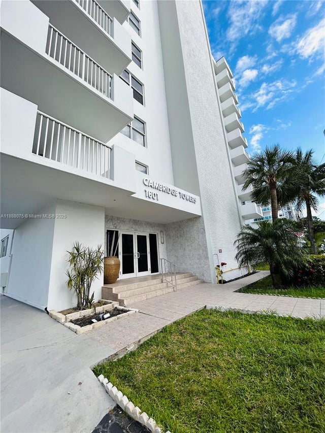 2 of 24 - 1601 S Ocean Dr 504, Hollywood, FL