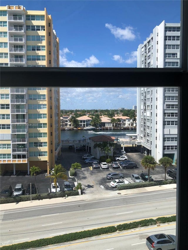 3 of 24 - 1601 S Ocean Dr 504, Hollywood, FL