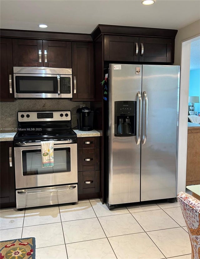 4 of 24 - 1601 S Ocean Dr 504, Hollywood, FL
