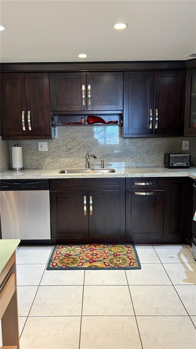 5 of 24 - 1601 S Ocean Dr 504, Hollywood, FL
