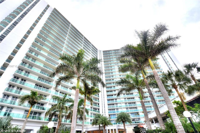 4 of 43 - 100 Bayview Dr 1931, Sunny Isles Beach, FL