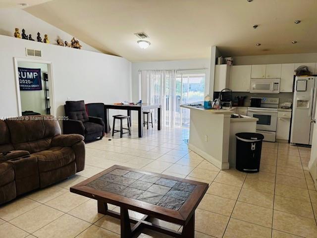 3 of 6 - 5104 Beauty St, Lehigh Acres, FL