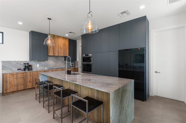 4 of 22 - 41 Ne 24th St, Wilton Manors, FL