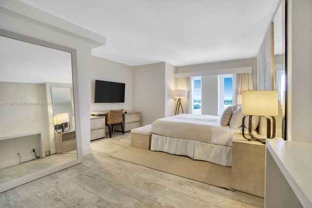 4 of 33 - 102 24 Street 945, Miami Beach, FL
