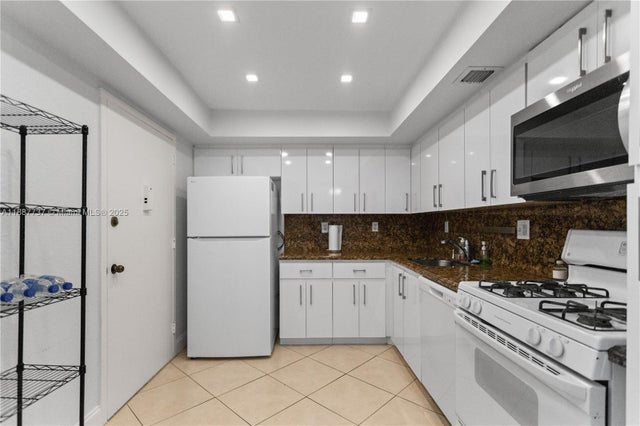 5 of 37 - 2030 S Ocean Dr 1710, Hallandale Beach, FL